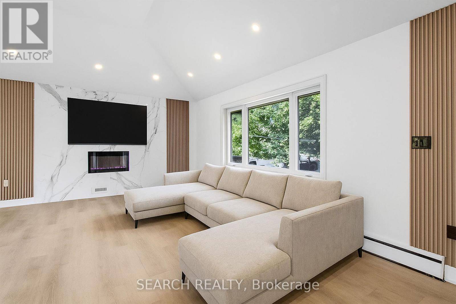 Hamilton (stoney Creek), ON L8E2E6,63 DEERHURST ROAD