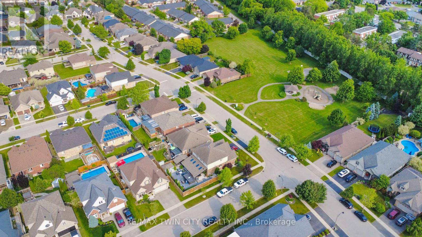 Brantford, ON N3S0A4,23 LAYCOCK STREET