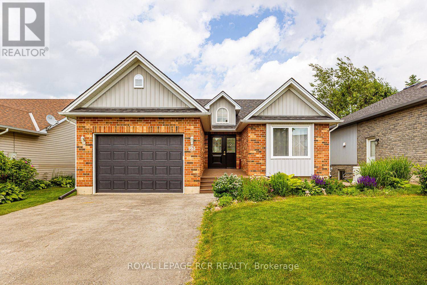 Shelburne, ON L9W2Y9,933 GREENWOOD CRESCENT