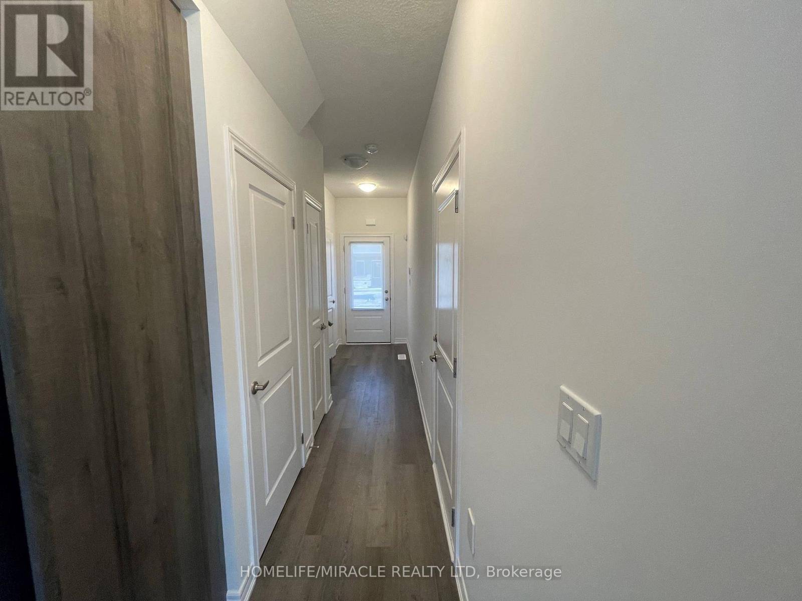 Hamilton (mount Hope), ON L0R1W0,205 Thames WAY #4