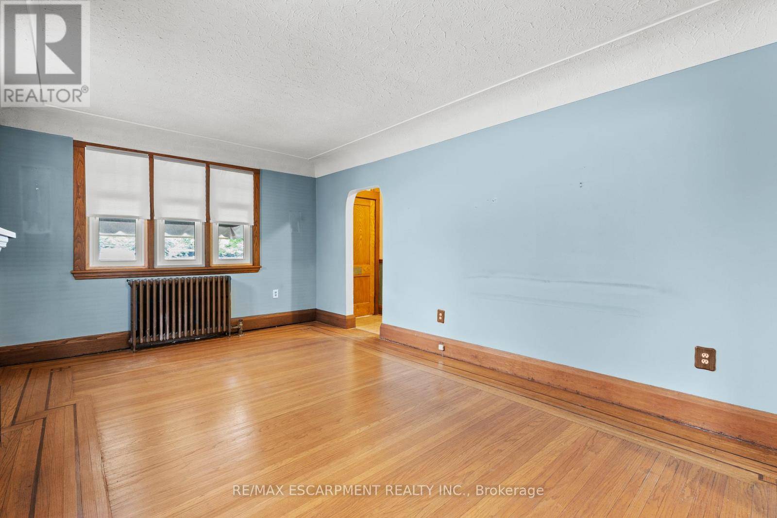 Hamilton (delta), ON L8M3K2,155 BALMORAL AVENUE S