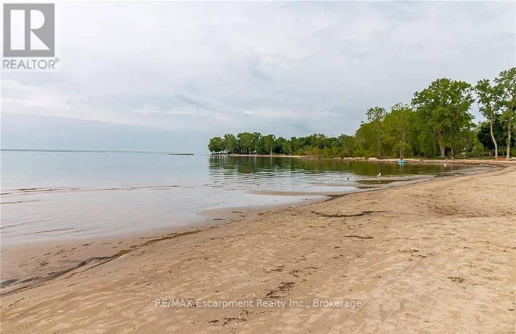 Fort Erie (crescent Park), ON L2A5W5,1395 KAM ROAD