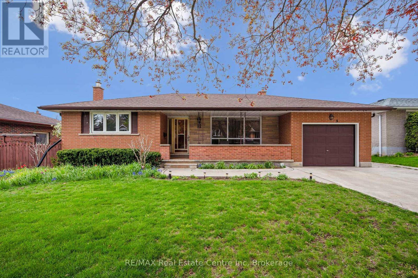 Guelph (dovercliffe Park/old University), ON N1G1V8,9 FLANDERS ROAD