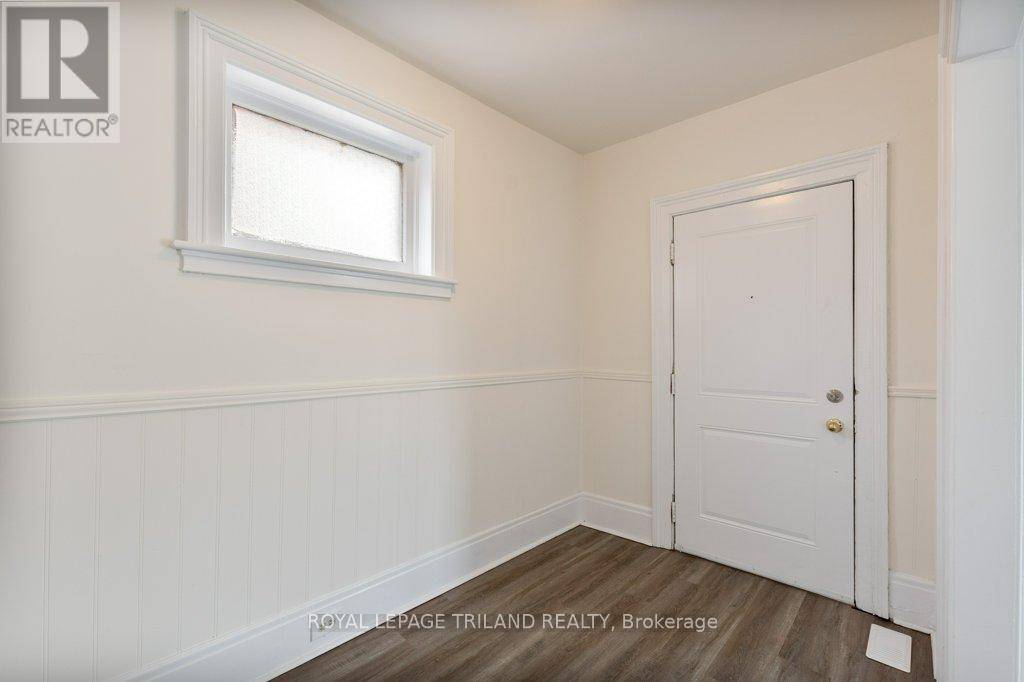 St. Thomas, ON N5P3E9,29 INKERMAN STREET