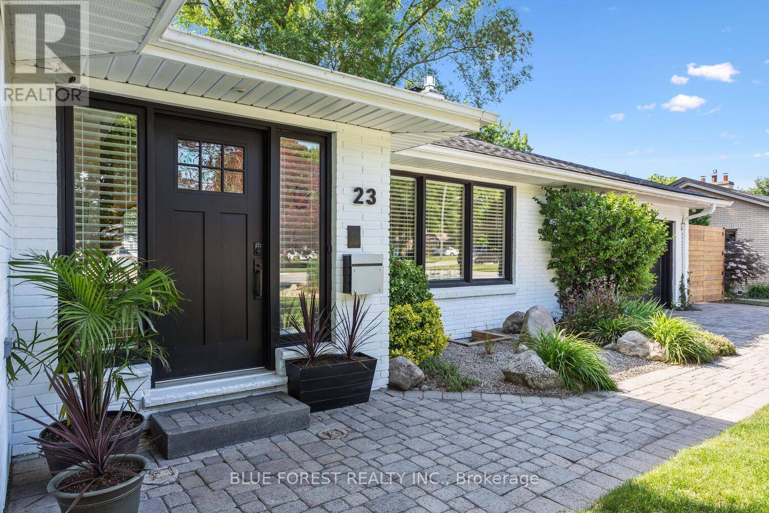 London North (north G), ON N5X1H2,23 DALEVIEW CRESCENT