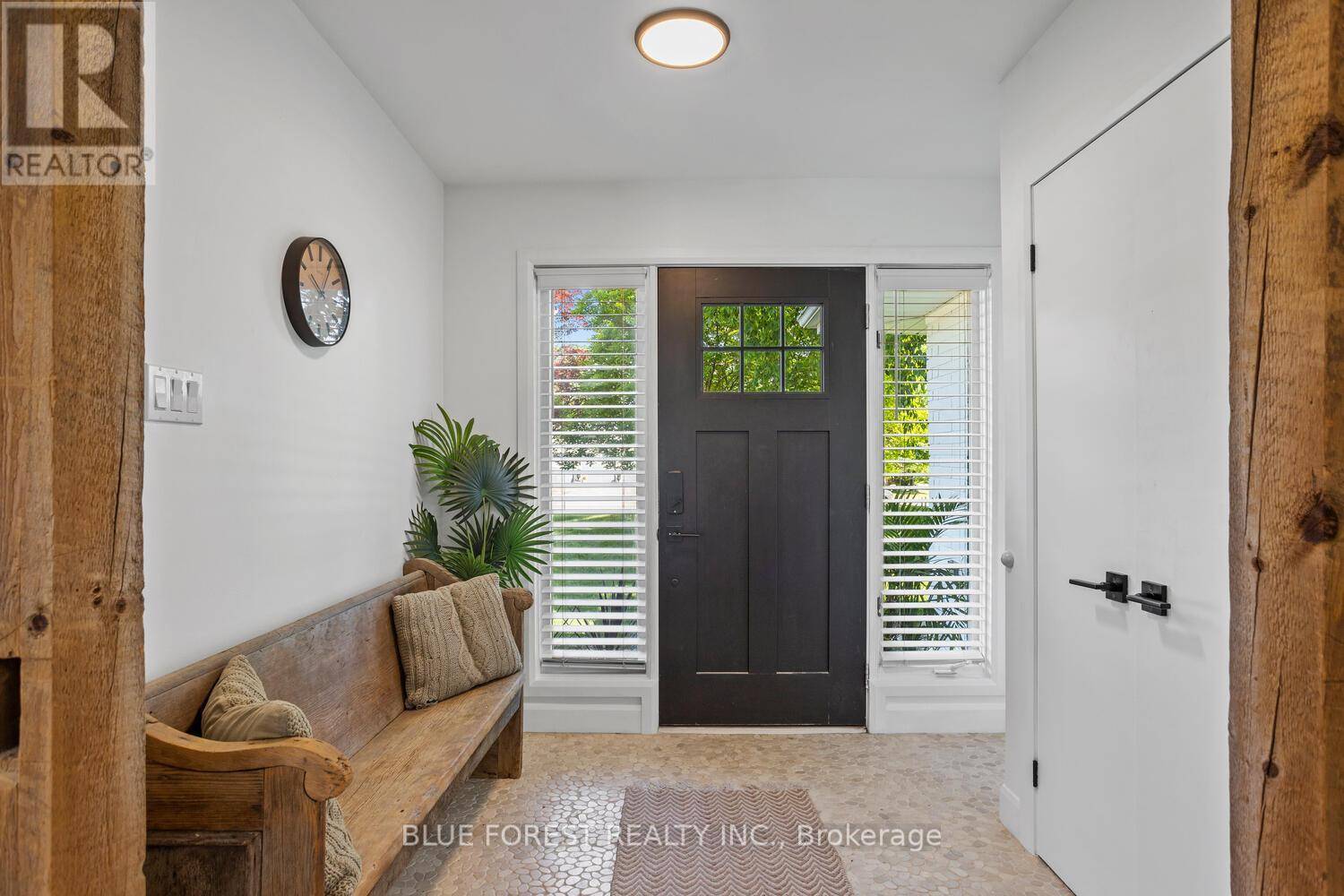 London North (north G), ON N5X1H2,23 DALEVIEW CRESCENT