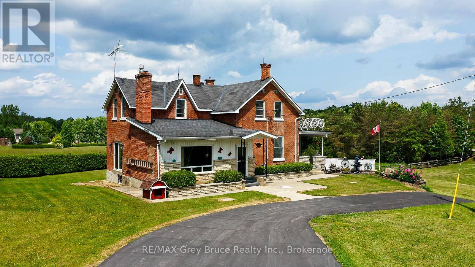 Georgian Bluffs, ON N4K0G2,319144 GREY ROAD 1