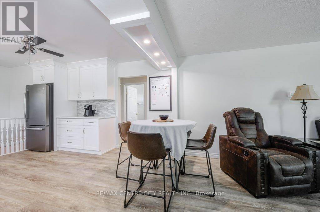 Woodstock (woodstock - South), ON N4S2P5,732 SALTER AVENUE