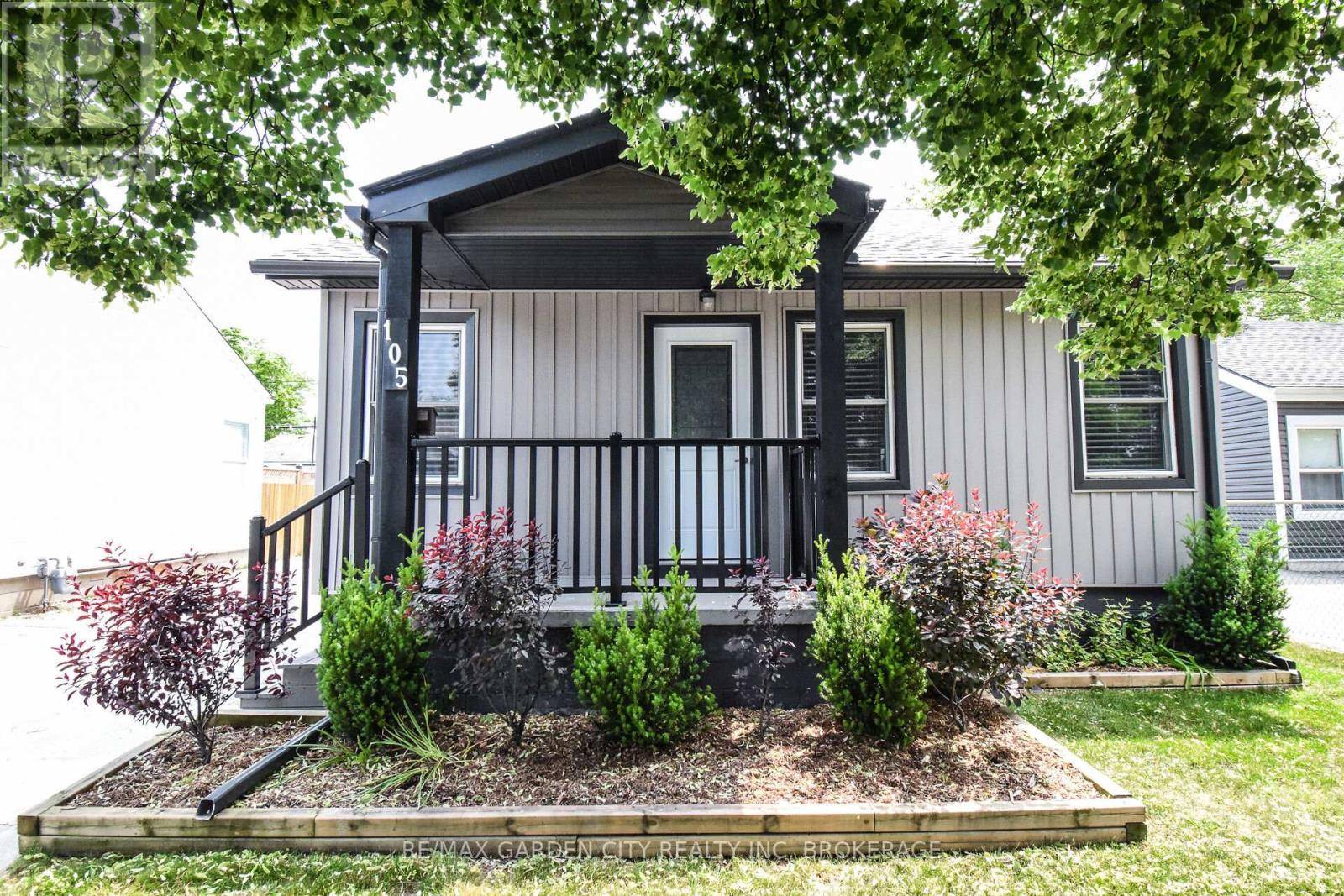 Welland (lincoln/crowland), ON L3B2J6,105 MCARTHUR AVENUE