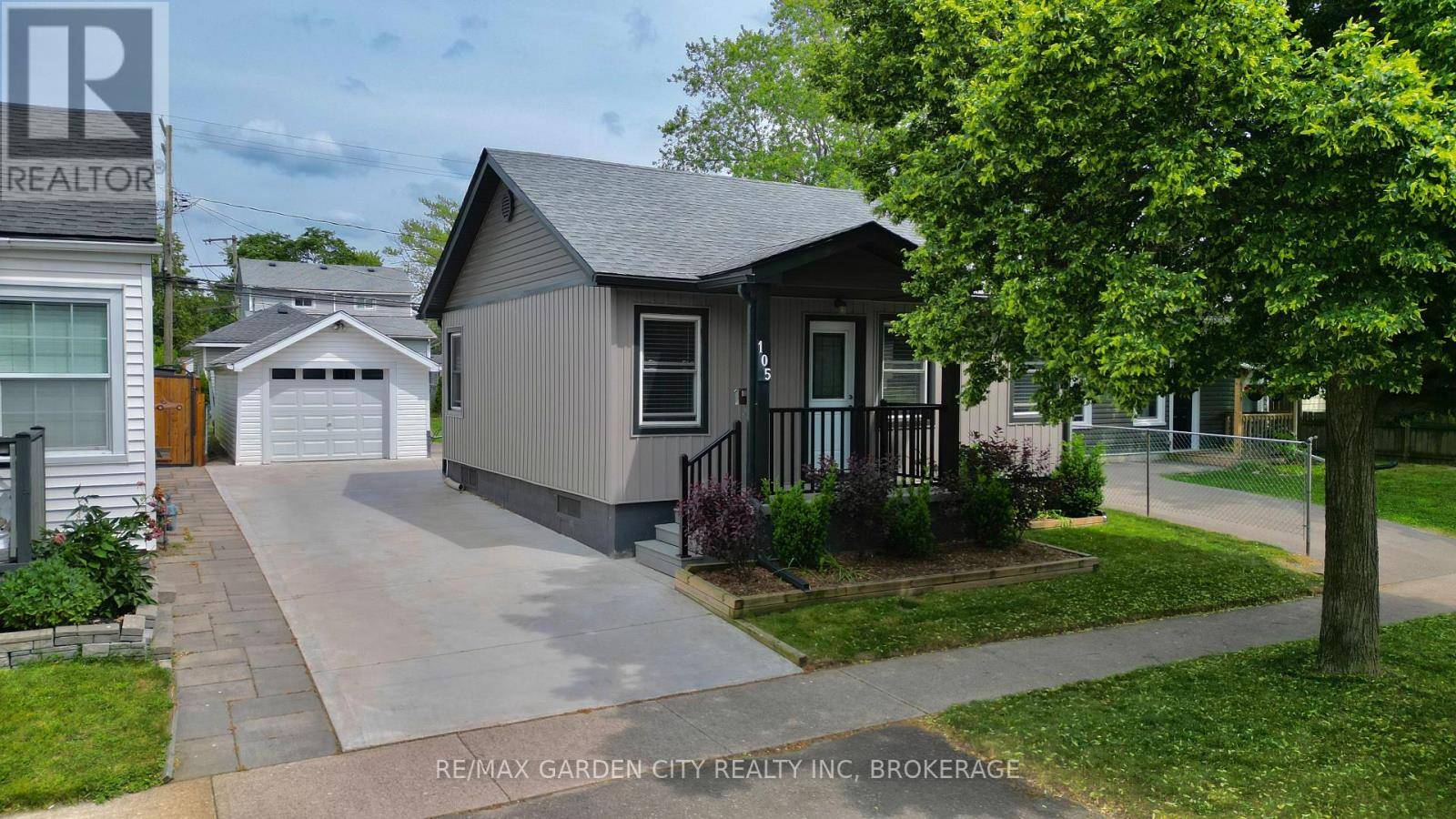 Welland (lincoln/crowland), ON L3B2J6,105 MCARTHUR AVENUE