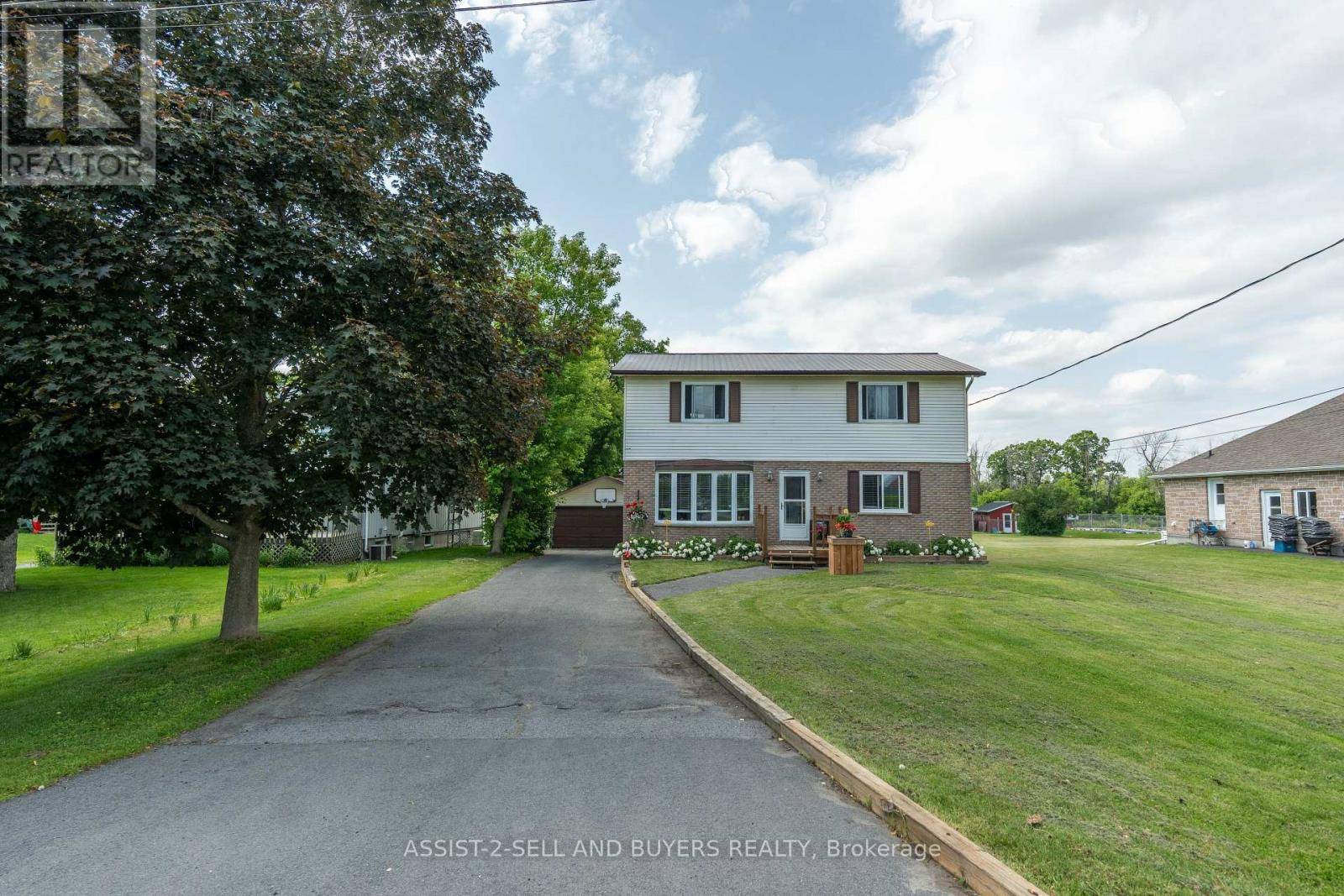 South Stormont, ON K0C2A0,17407 COUNTY RD 18 ROAD