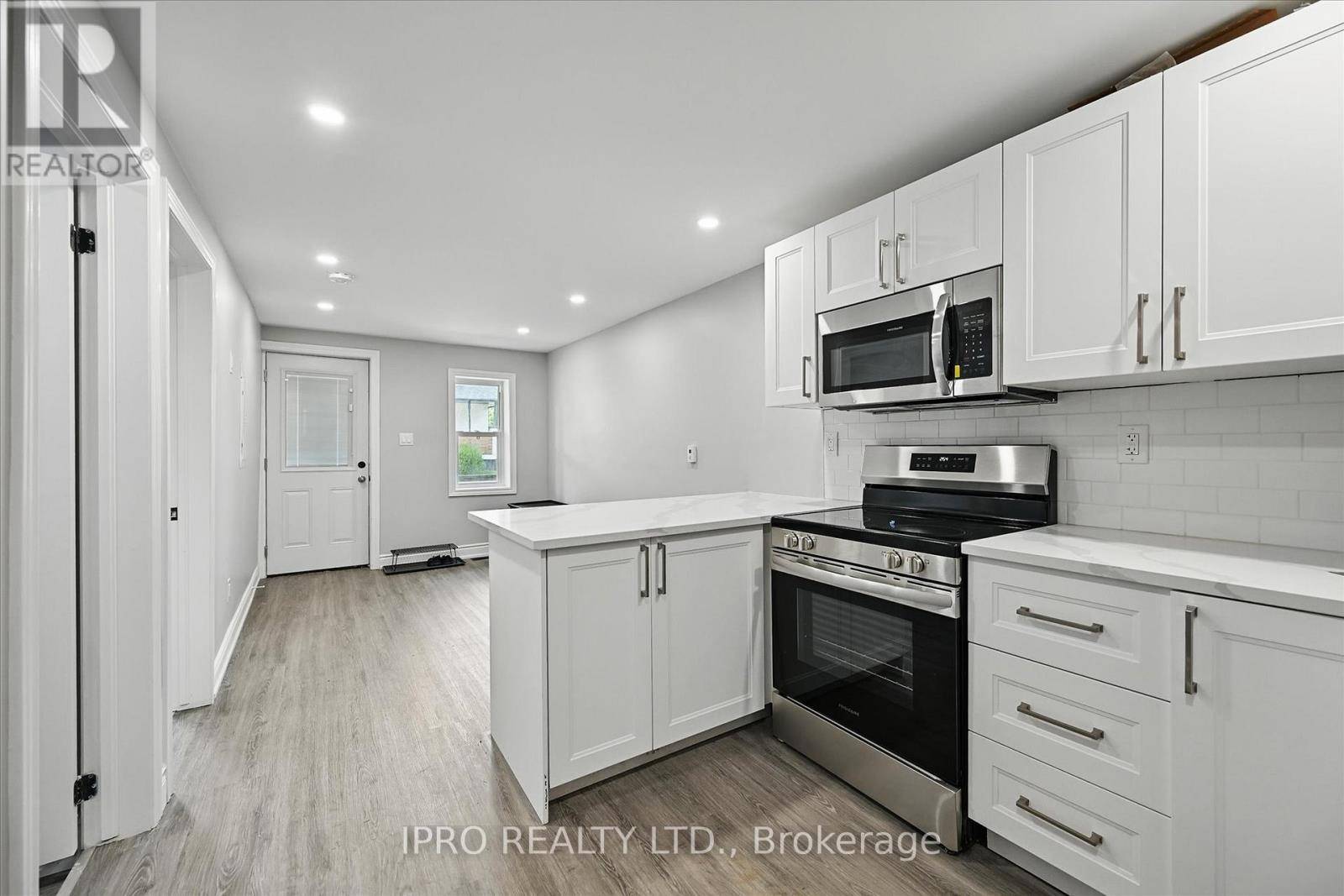 Hamilton (crown Point), ON L8L7P7,224 ROSSLYN AVENUE N