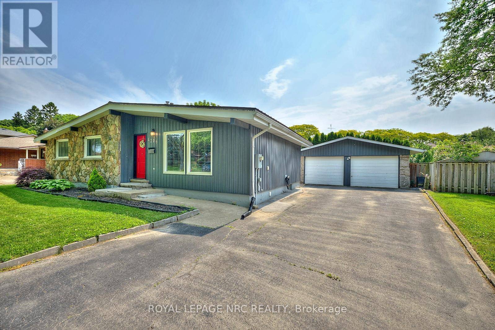 Niagara Falls (morrison), ON L2E6J9,4206 GLENAYR AVENUE