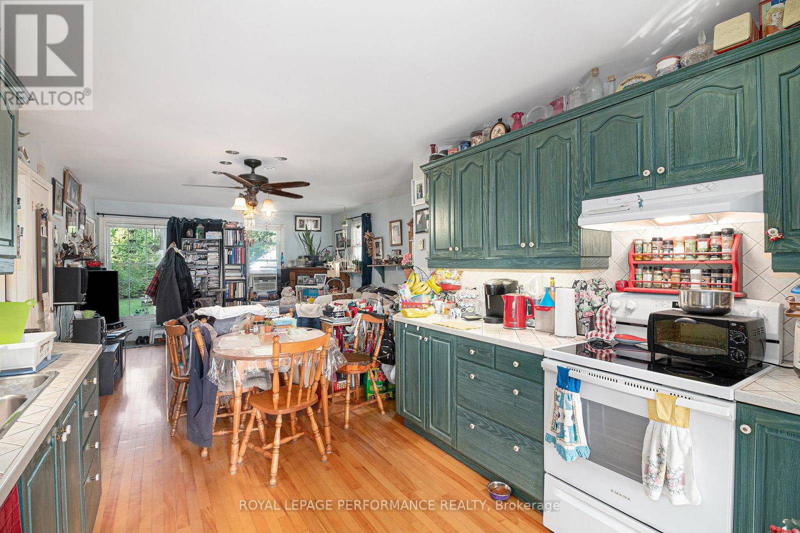 Cornwall, ON K6H5B6,656 ST FELIX STREET