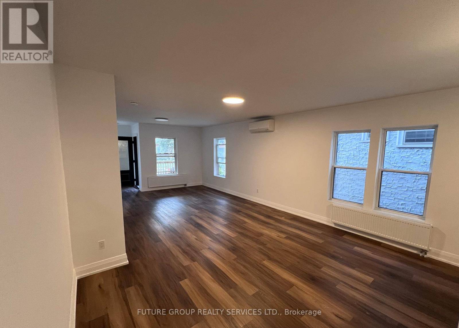 Niagara Falls (cherrywood), ON L2E1V9,4876 Simcoe ST #1
