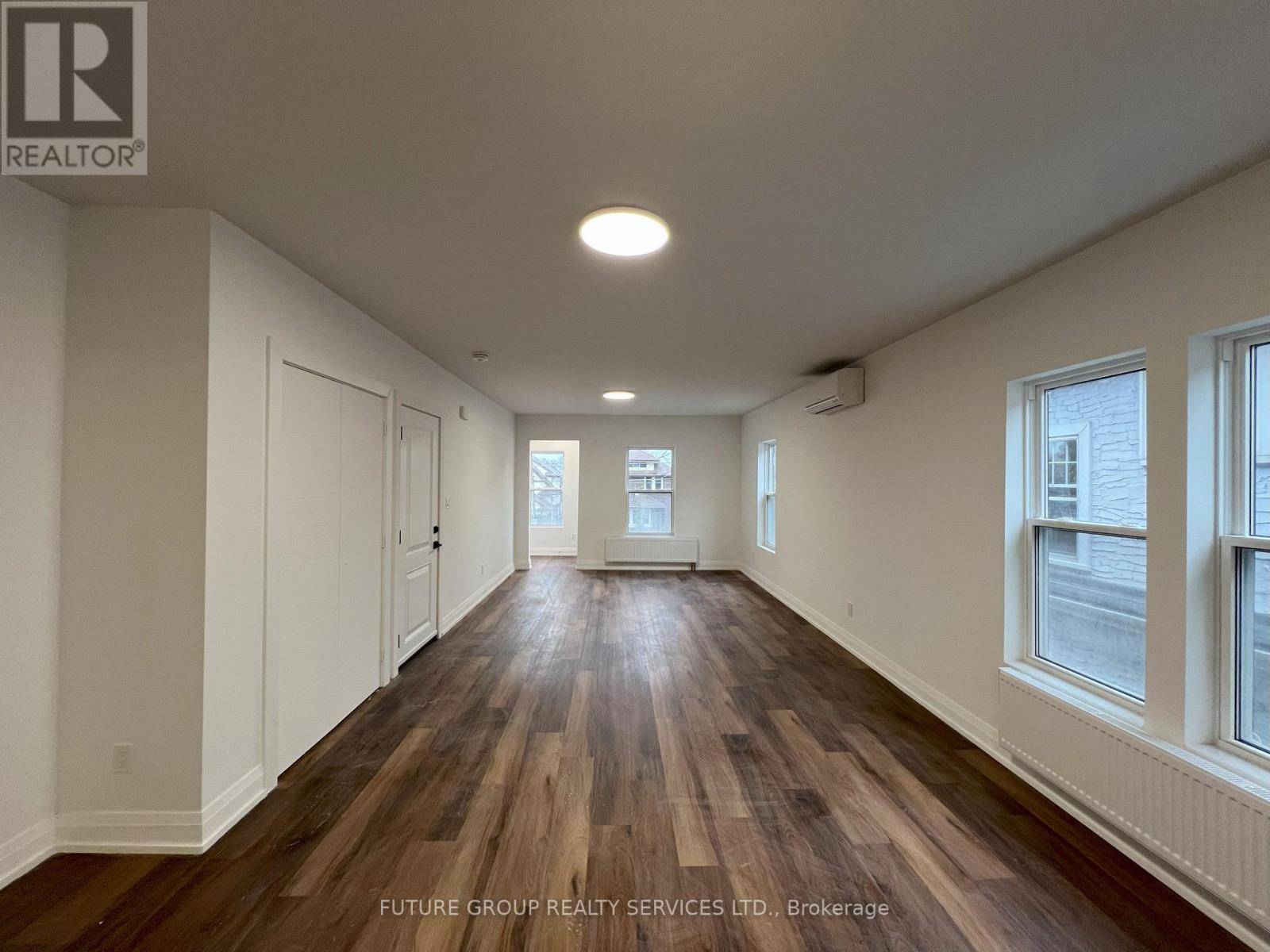 Niagara Falls (cherrywood), ON L2E1V9,4876 Simcoe ST #3