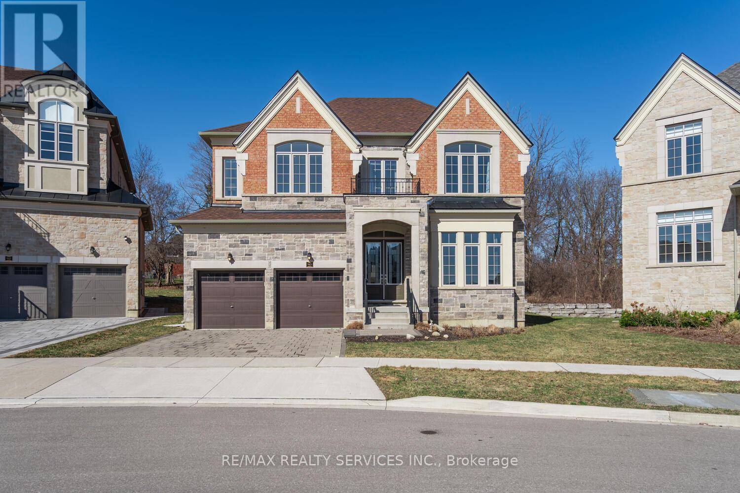 Kitchener, ON N2R0M9,945 PONDCLIFFE COURT