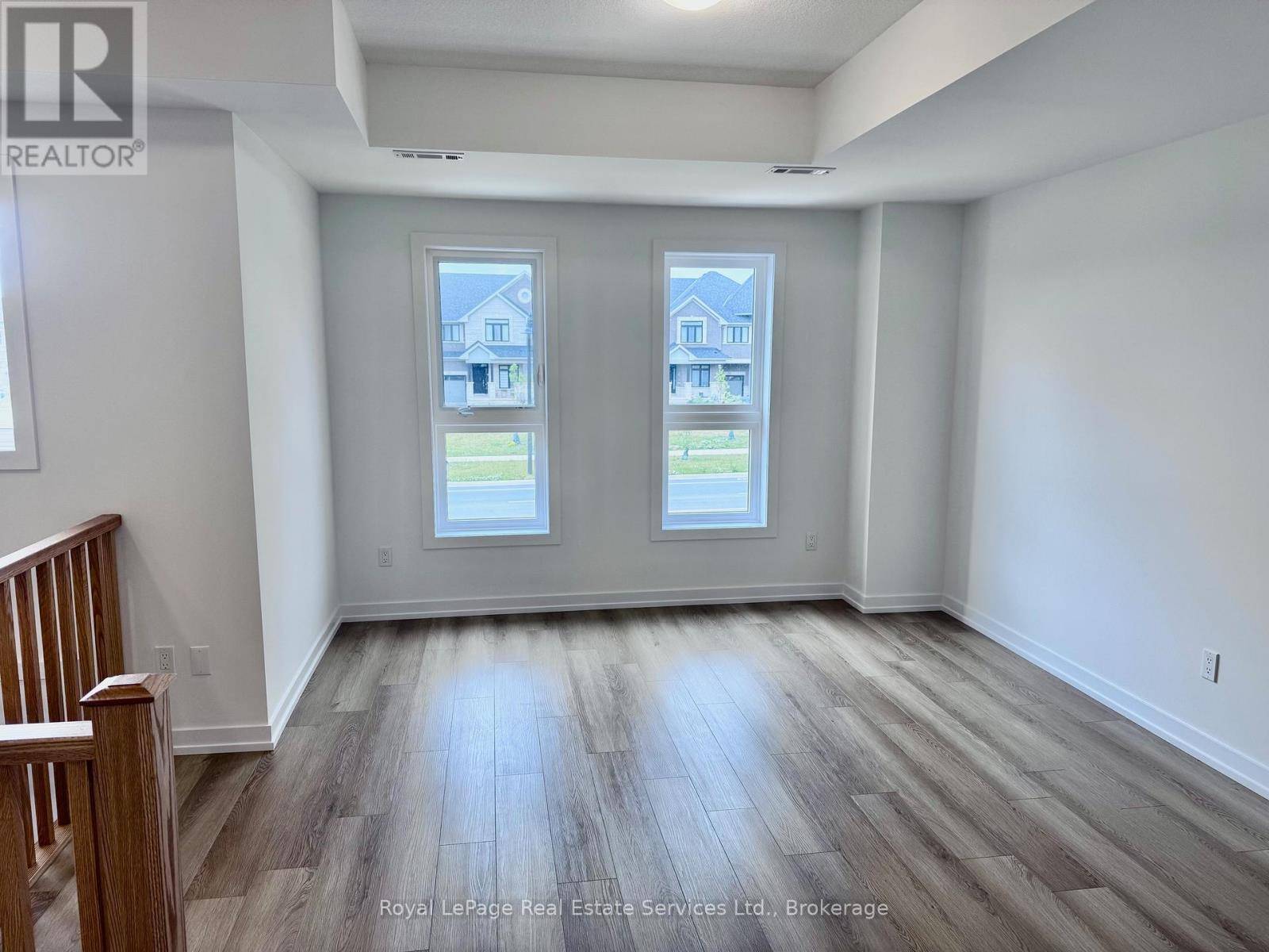 Hamilton (waterdown), ON L8B2A9,231 BURKE STREET