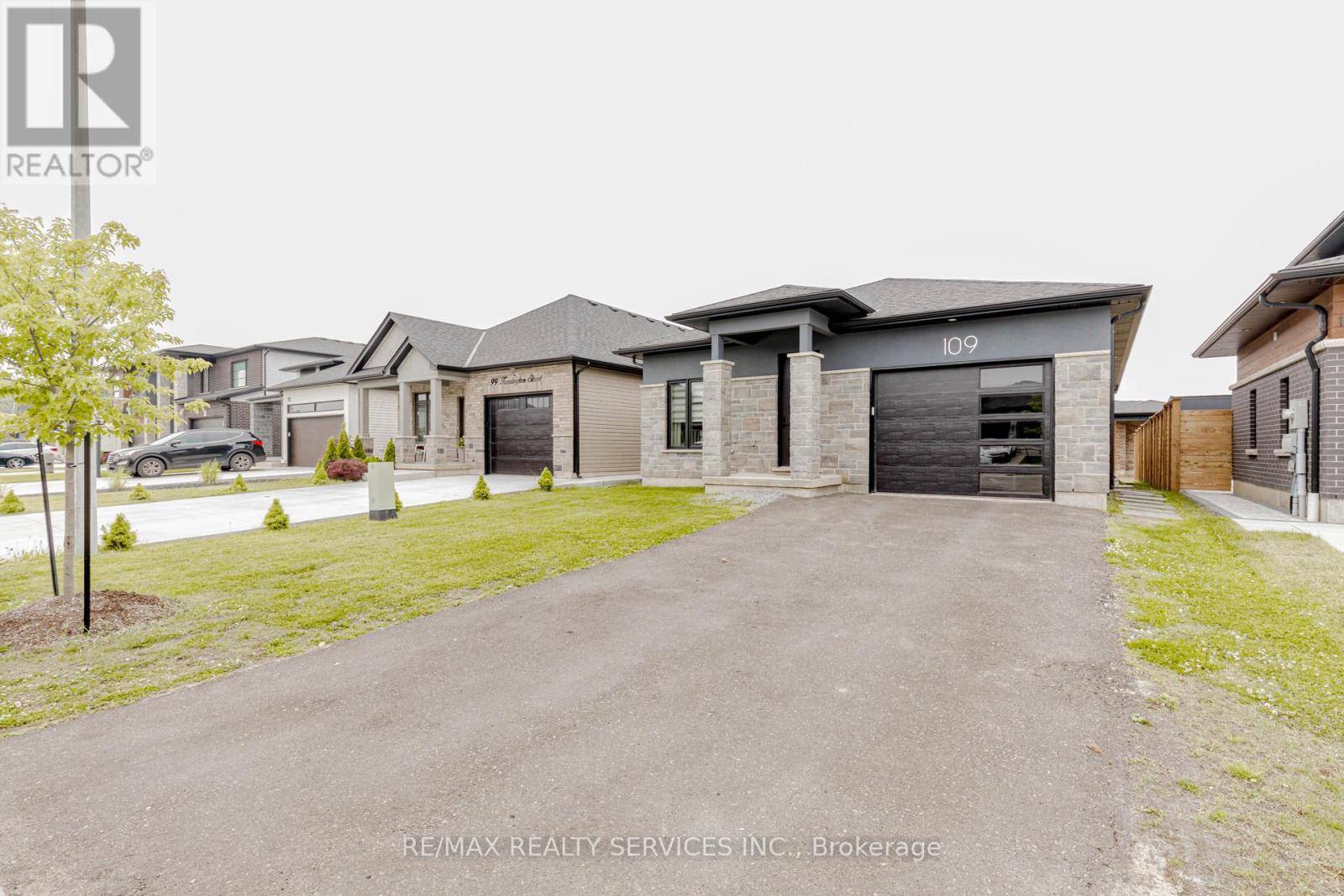 Welland (west Welland), ON L3C0G2,109 KENSINGTON STREET