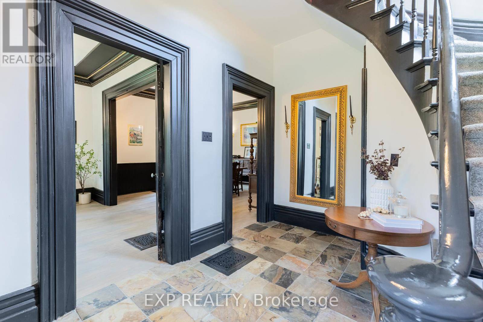 North Middlesex (parkhill), ON N0M2K0,283 HASTINGS STREET