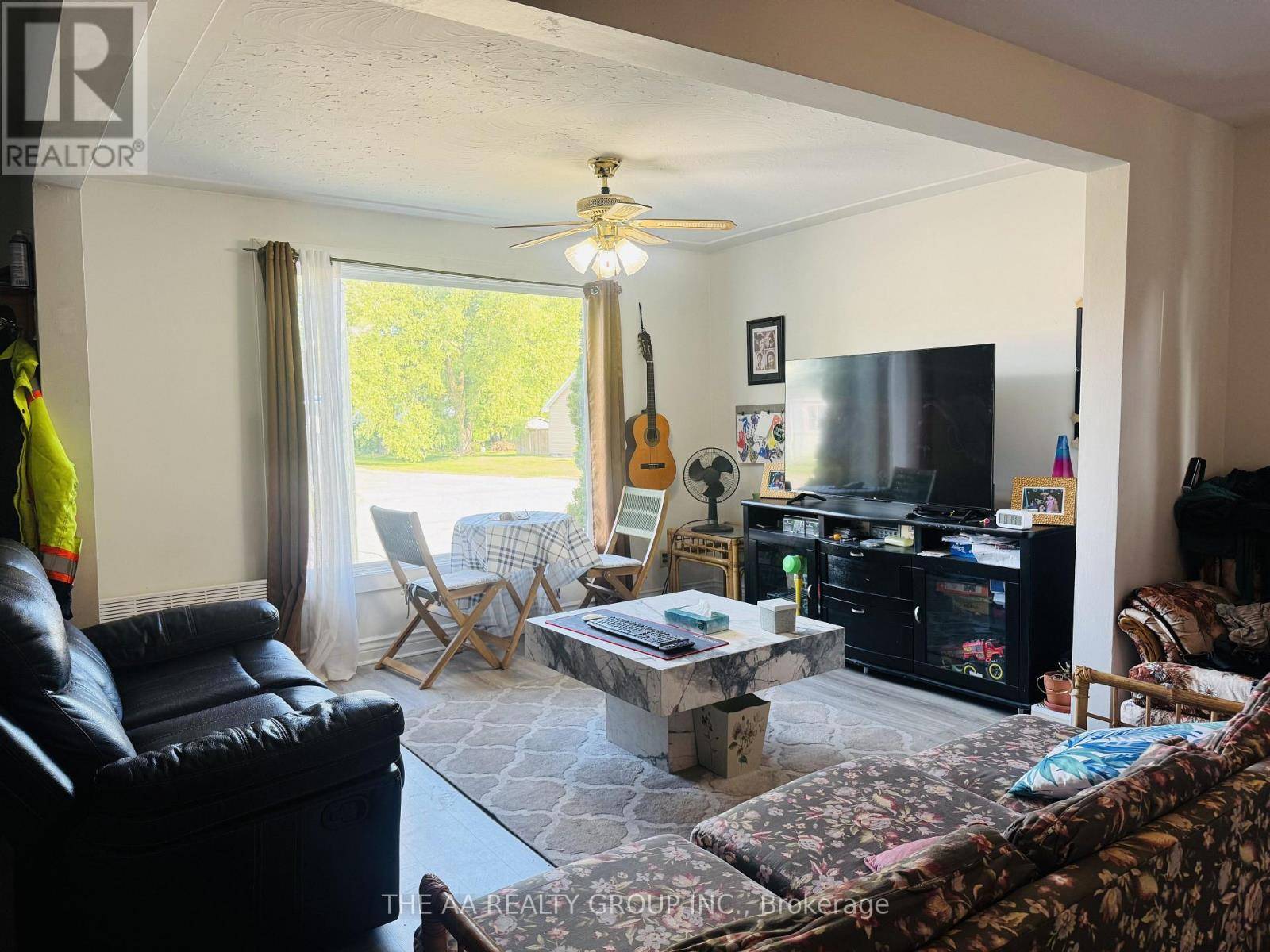 Sault Ste Marie (west), ON P6C3P8,660 LENNOX AVENUE