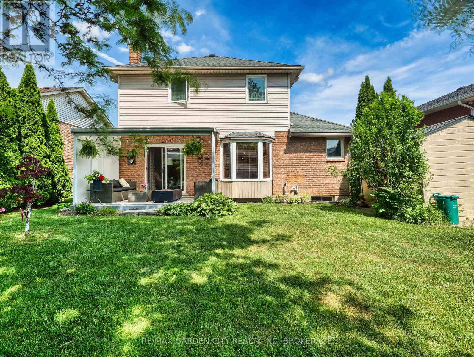 Welland (n. Welland), ON L3C6V7,192 NORTHWOOD DRIVE