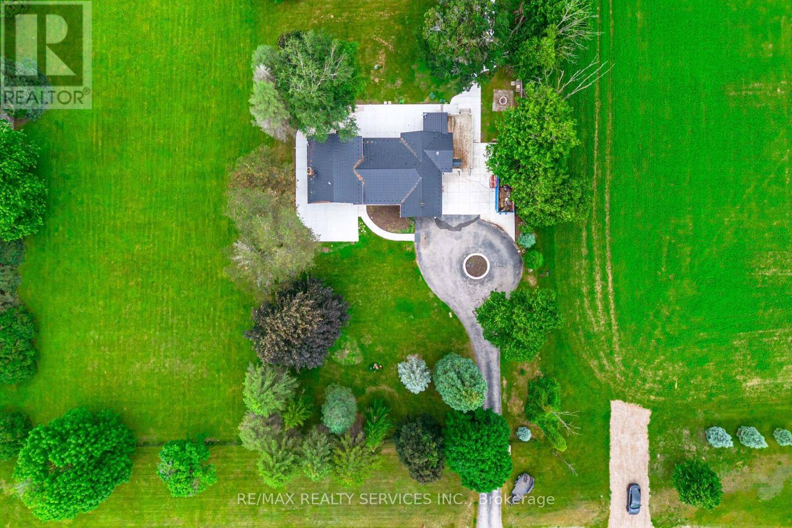 Guelph/eramosa (eden Mills), ON N0B1B0,5587 WELLINGTON RD 86 ROAD E