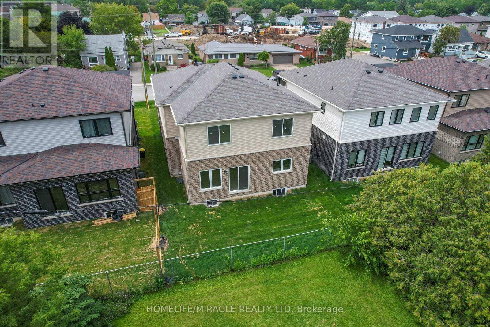 Thorold (allanburg/thorold South), ON L2V1C7,228 MORTON STREET
