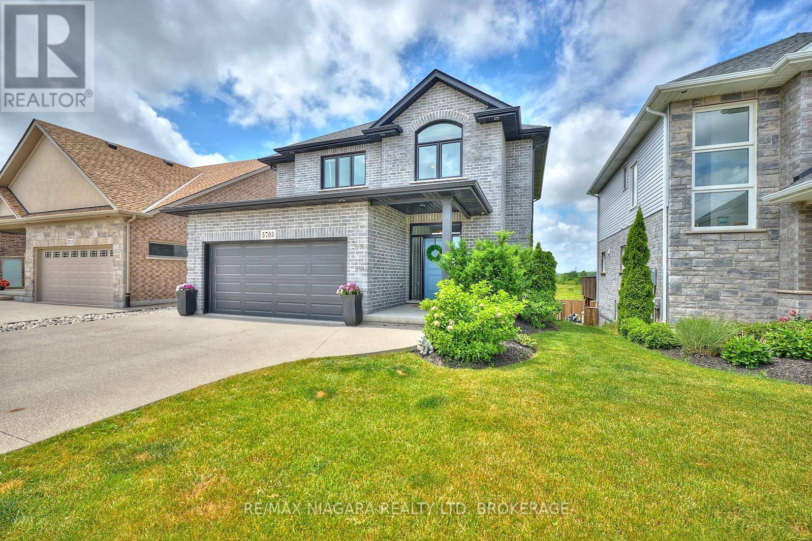 Niagara Falls (forestview), ON L2H0M2,5703 OSPREY AVENUE