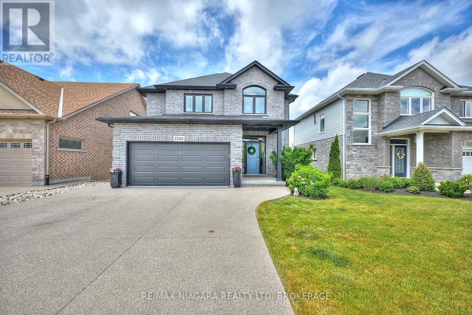 Niagara Falls (forestview), ON L2H0M2,5703 OSPREY AVENUE
