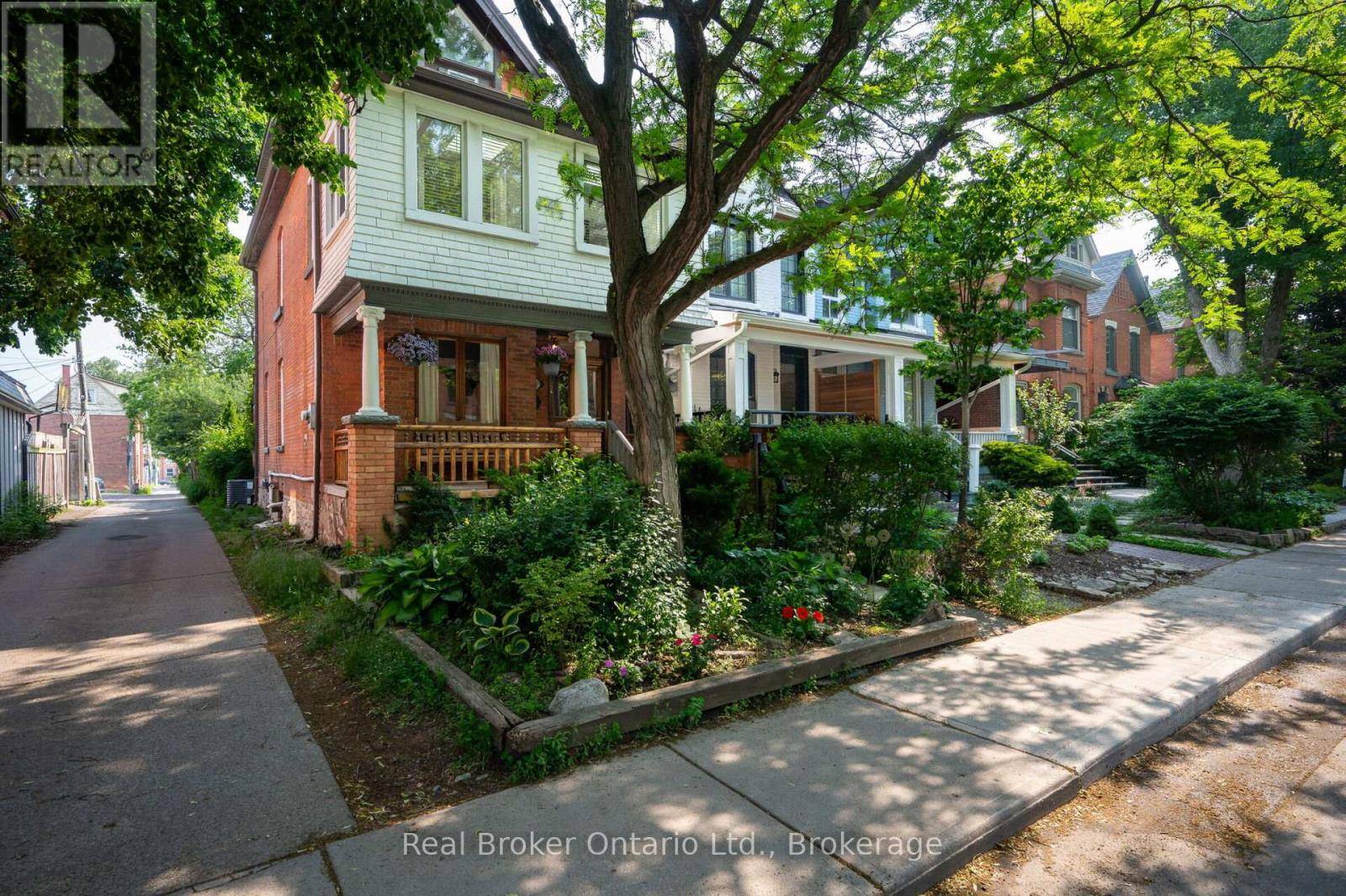 Hamilton (kirkendall), ON L8P2E5,300 CHARLTON AVENUE W