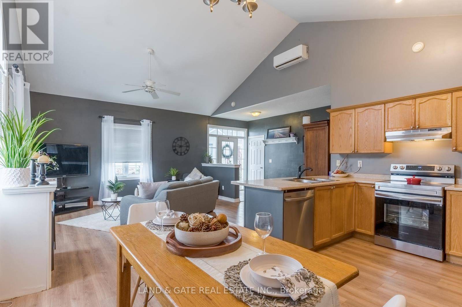 Cobourg, ON K9A5Y1,1055 Birchwood TRL #1602