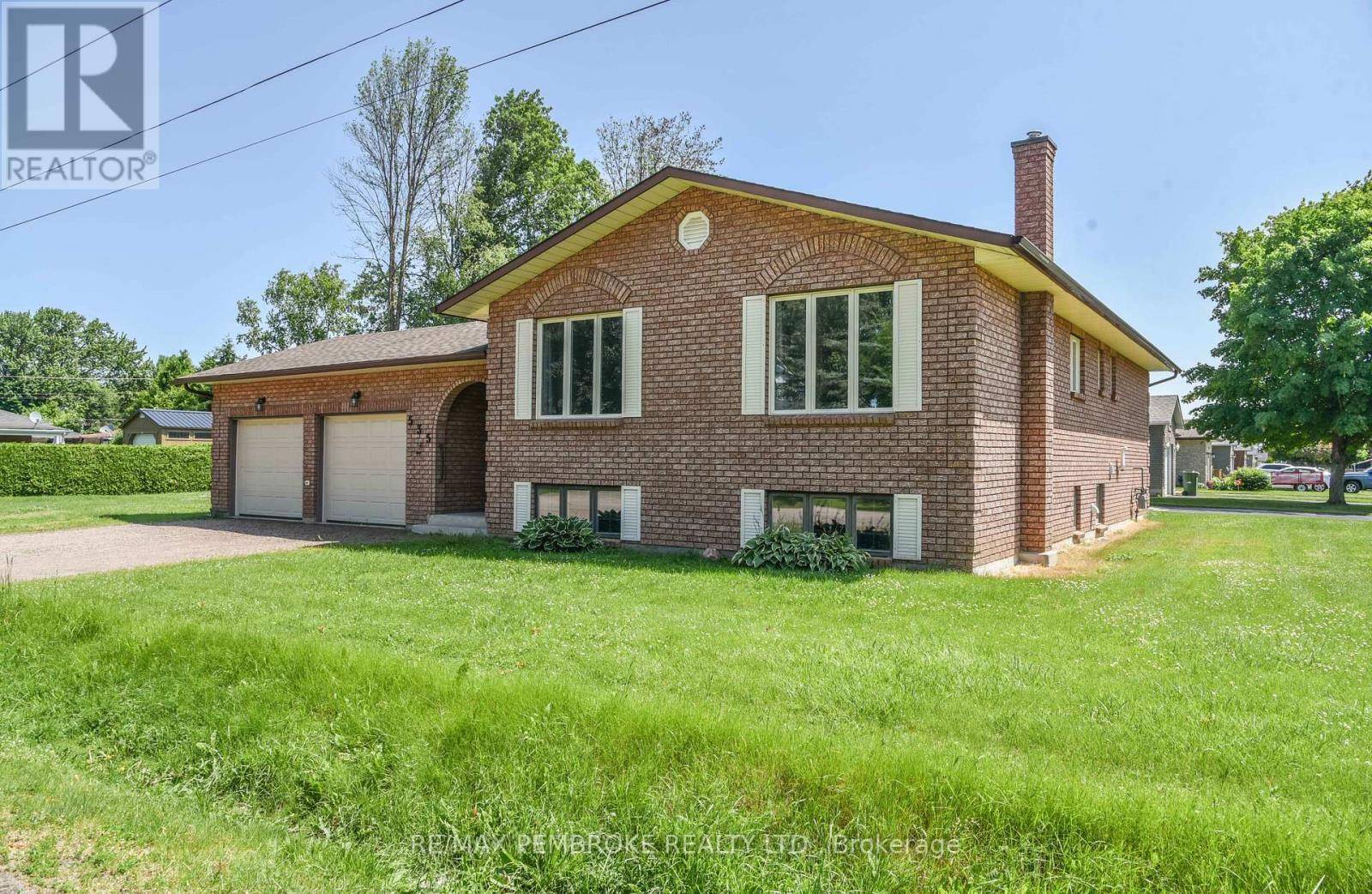 Pembroke, ON K8A1Z2,535 FRASER STREET