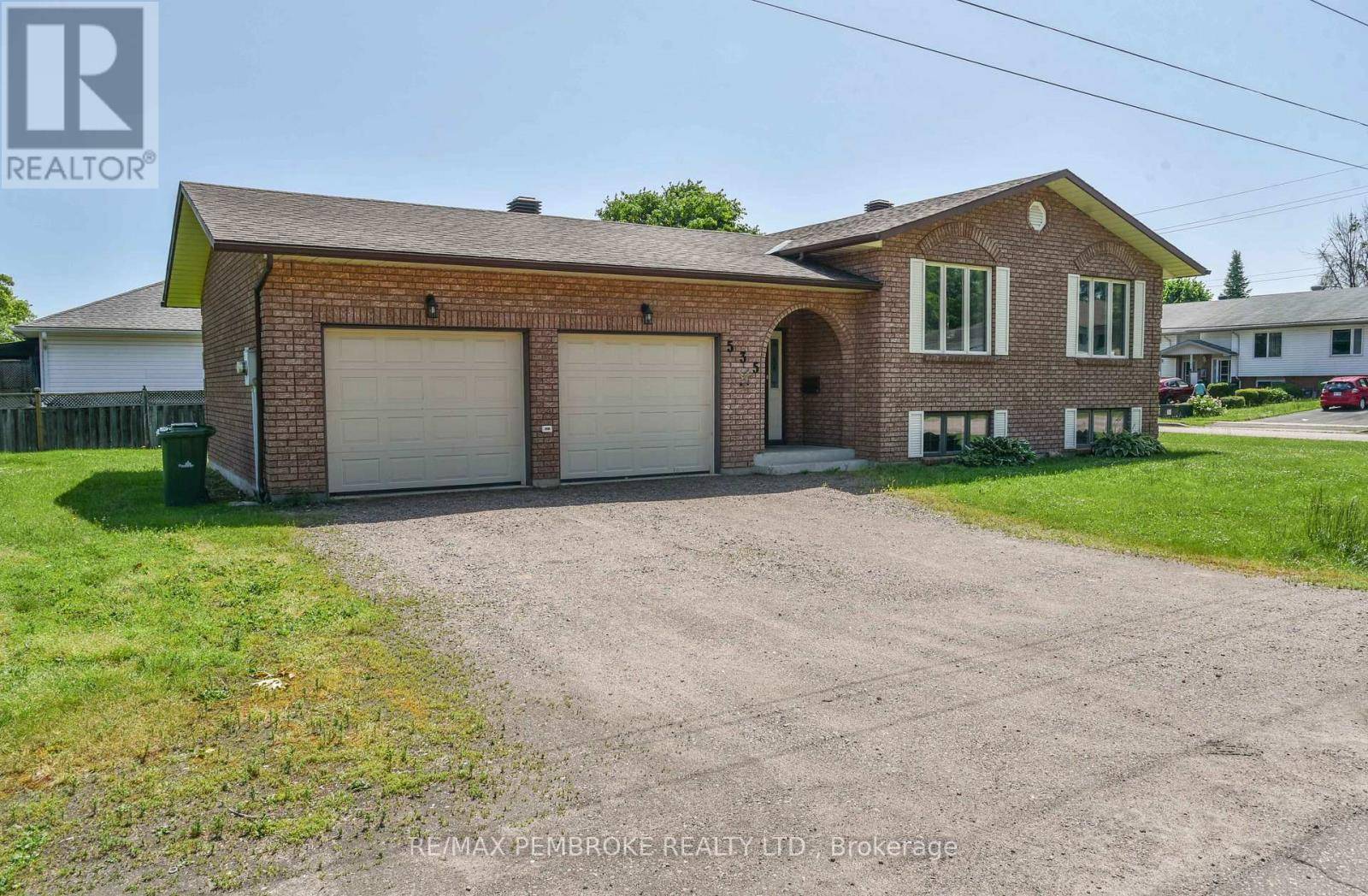 Pembroke, ON K8A1Z2,535 FRASER STREET