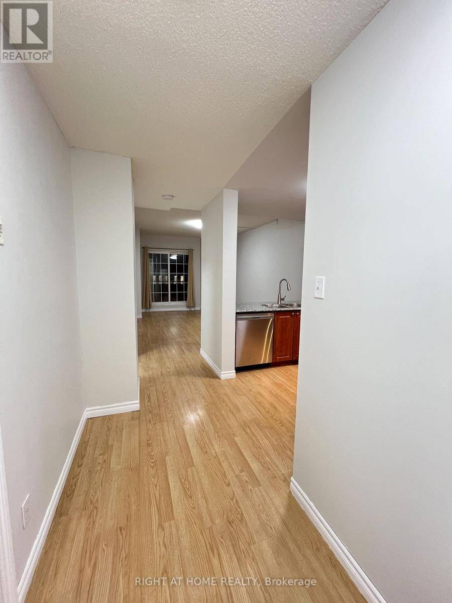 Hamilton (central), ON L8P2Z6,135 James ST South #403