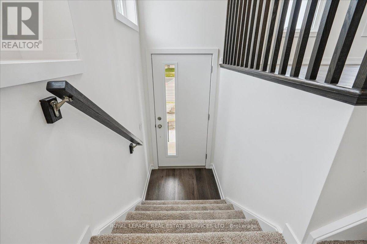 Hamilton (waterdown), ON L8B2A9,271 BURKE STREET