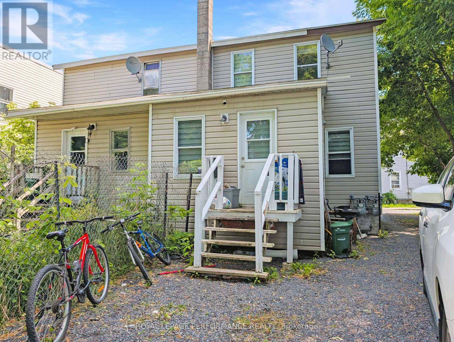 Cornwall, ON K6H4P1,307-309 PRINCE ARTHUR STREET