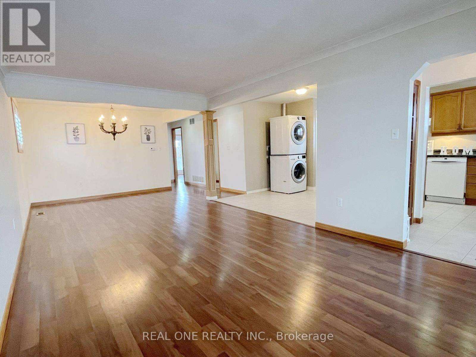 Hamilton (balfour), ON L9A2Y5,25 Terrace DR #Upper