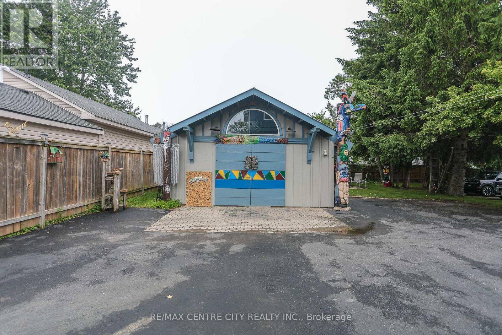 London South (south V), ON N6P1A7,2349 MAIN STREET
