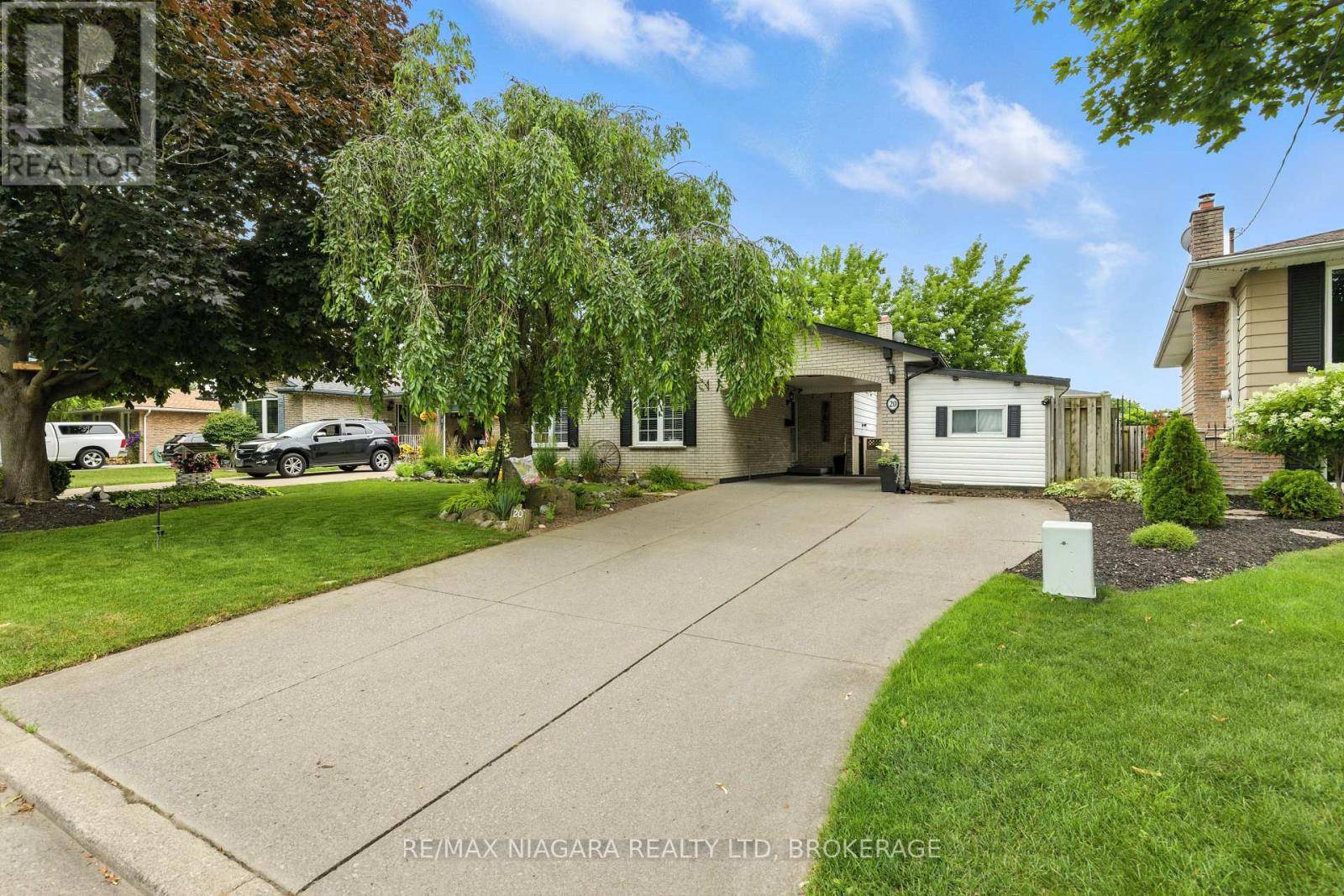 St. Catharines (lakeport), ON L2N6A4,20 CENTENNIAL DRIVE
