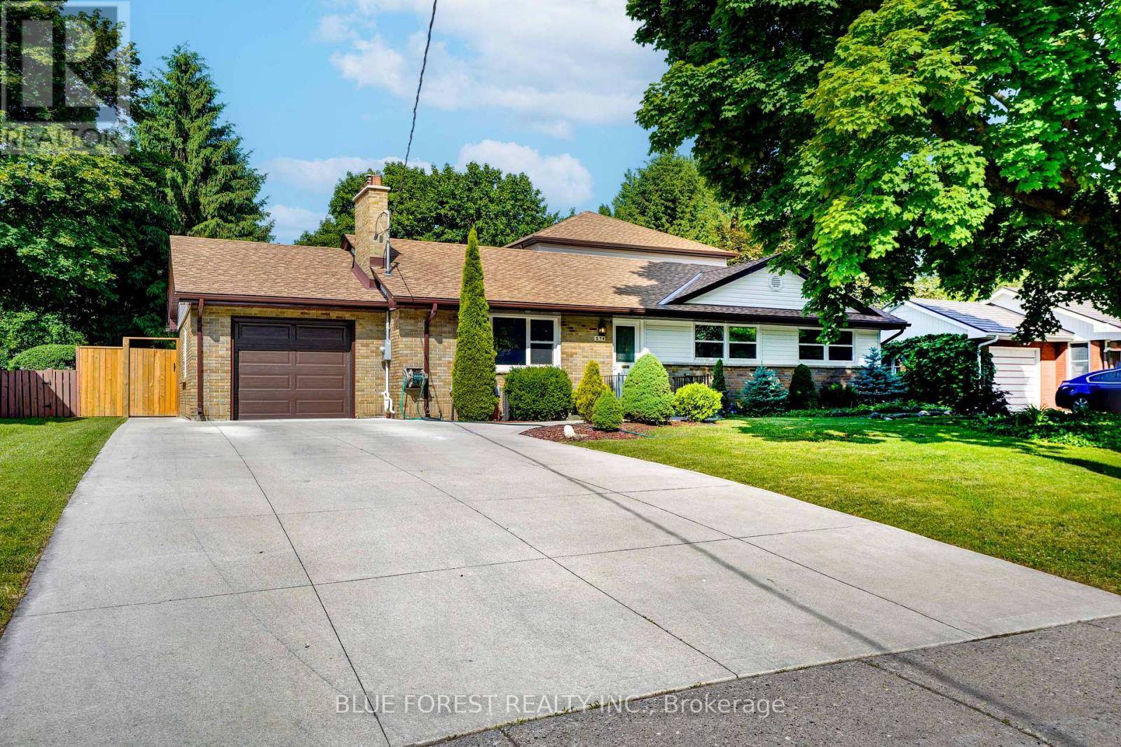 London North (north P), ON N6H3G2,574 OAKRIDGE DRIVE