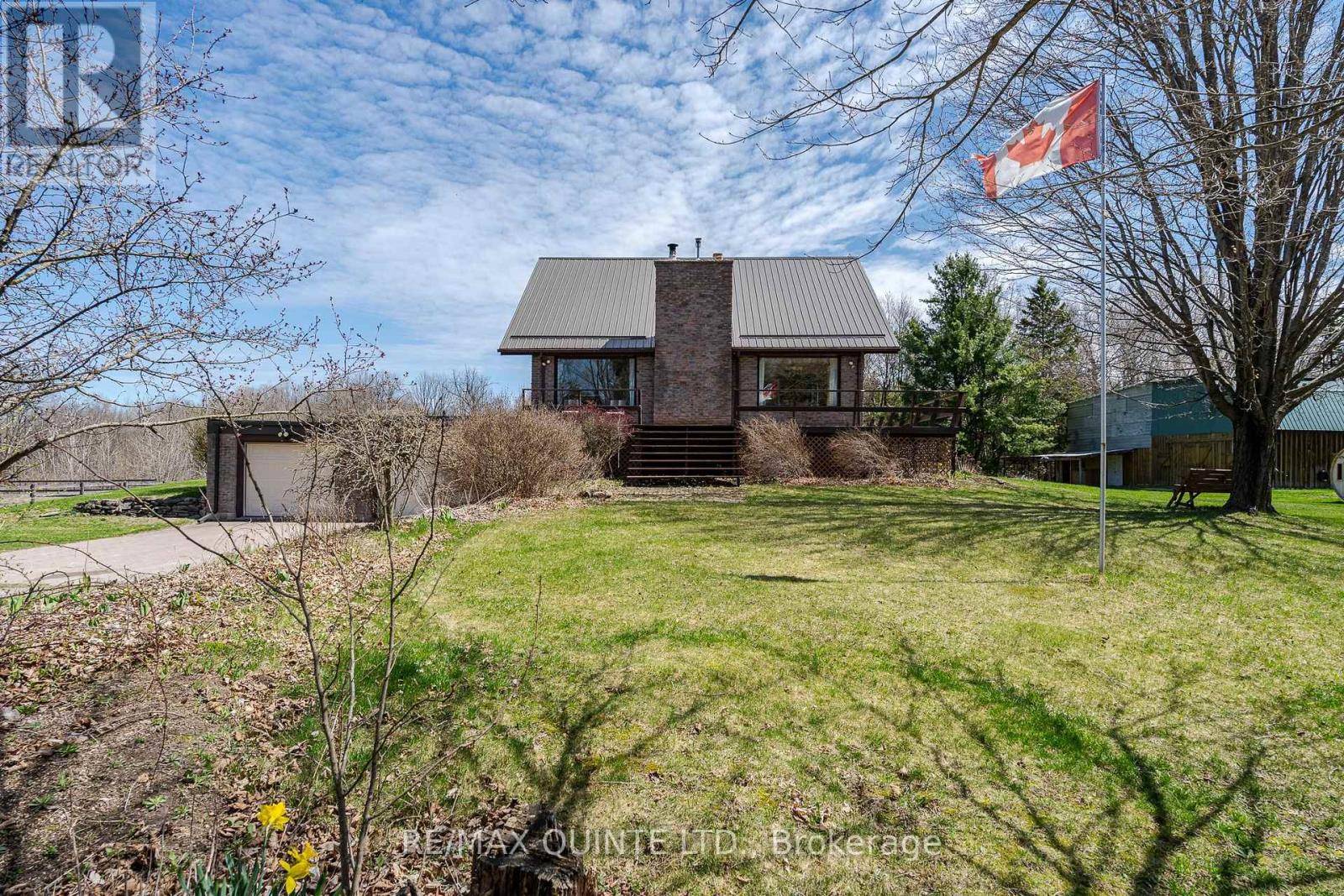 Tweed (hungerford (twp)), ON K0K3H0,252 MAINES ROAD