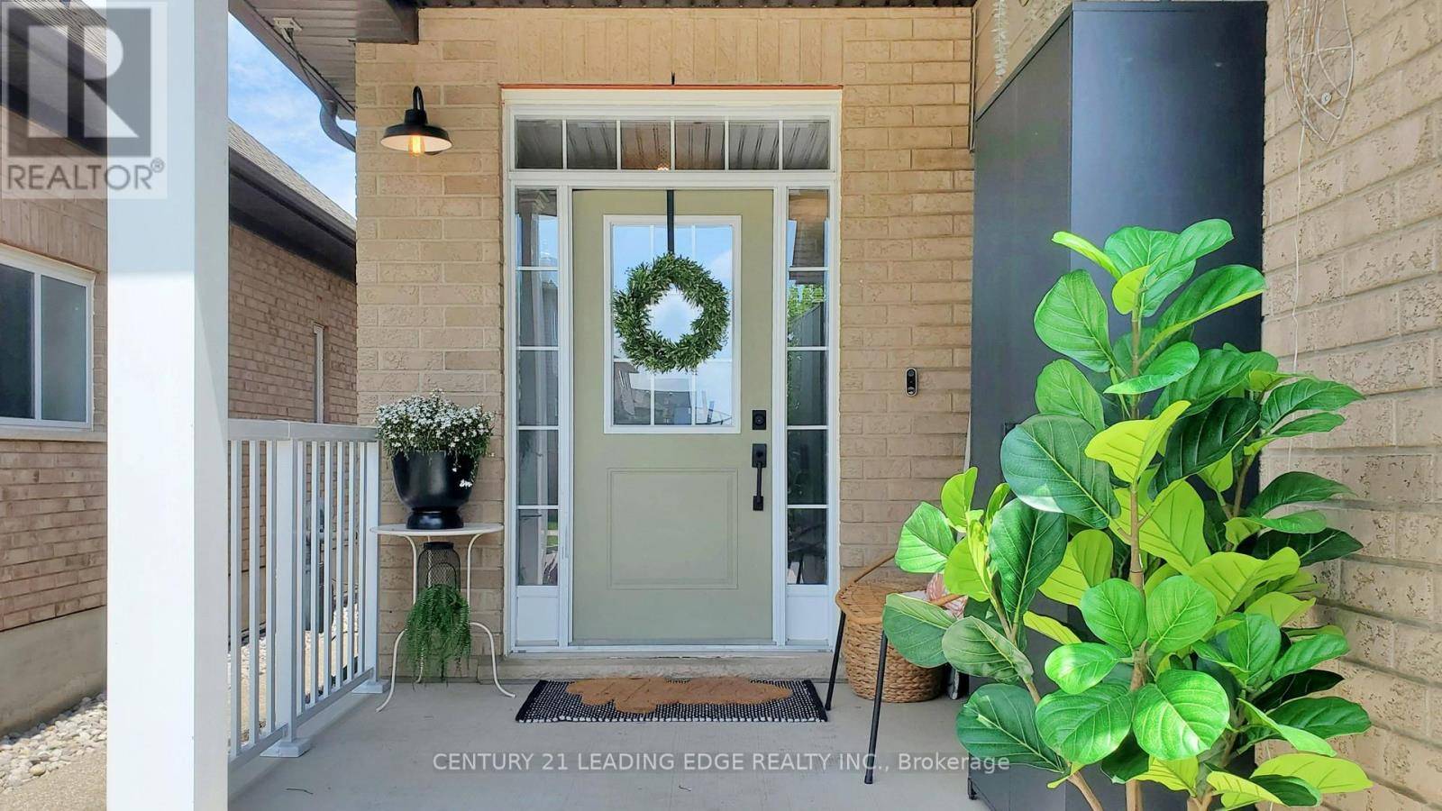 Kitchener, ON N2A0G7,277 WATERVALE CRESCENT