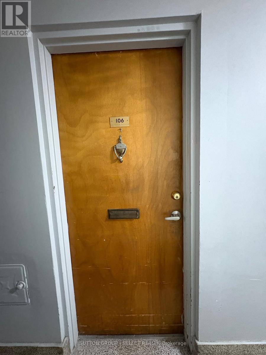 London East (east F), ON N6A1L7,75 Albert ST #106