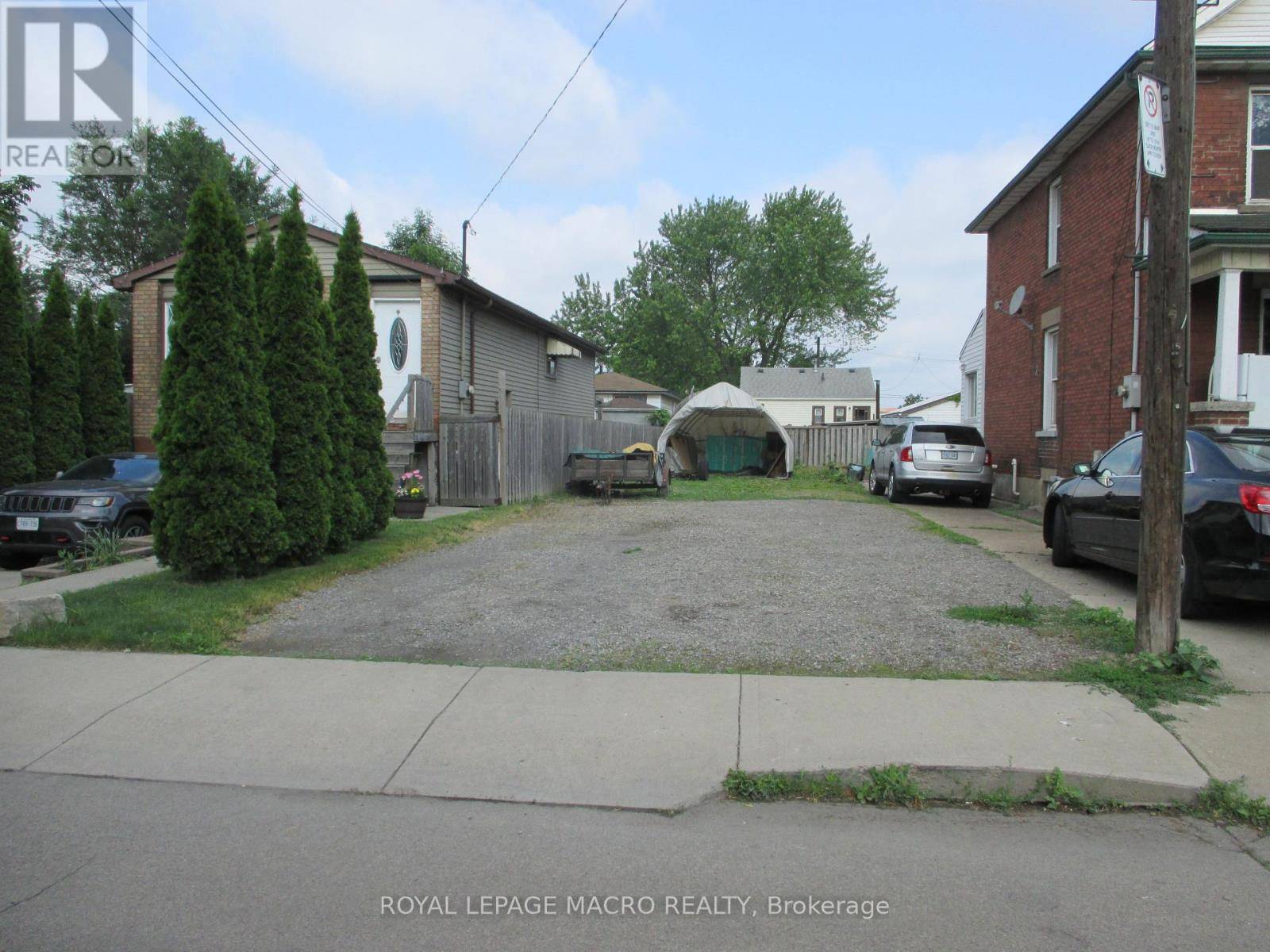 Hamilton (crown Point), ON L8H3M5,15 BAYFIELD AVENUE