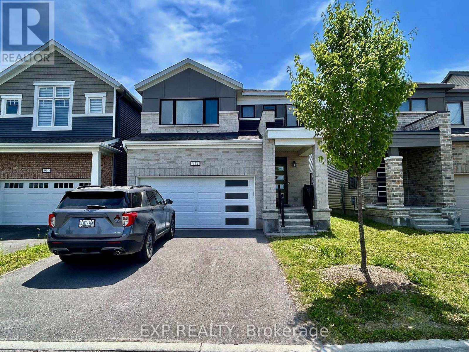 Ottawa, ON K2V0R1,912 RUBICON PLACE