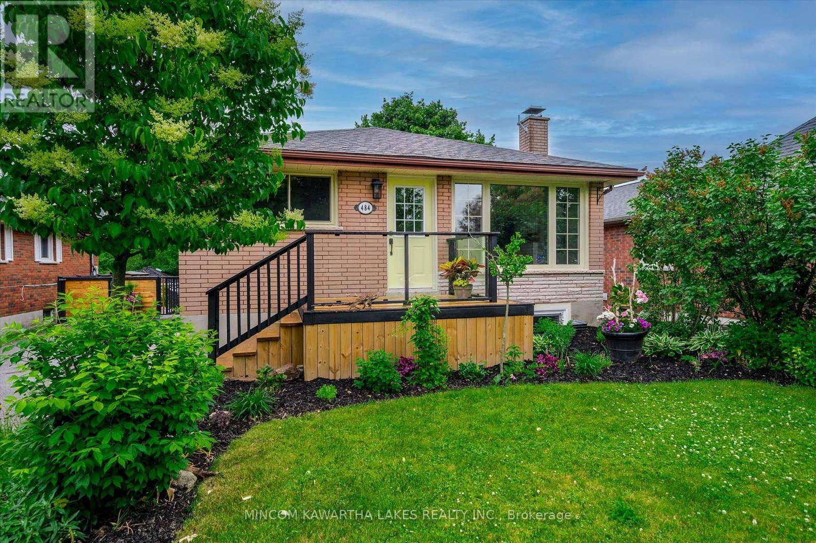 Peterborough North (south), ON K9H5M8,484 RAYMOND STREET