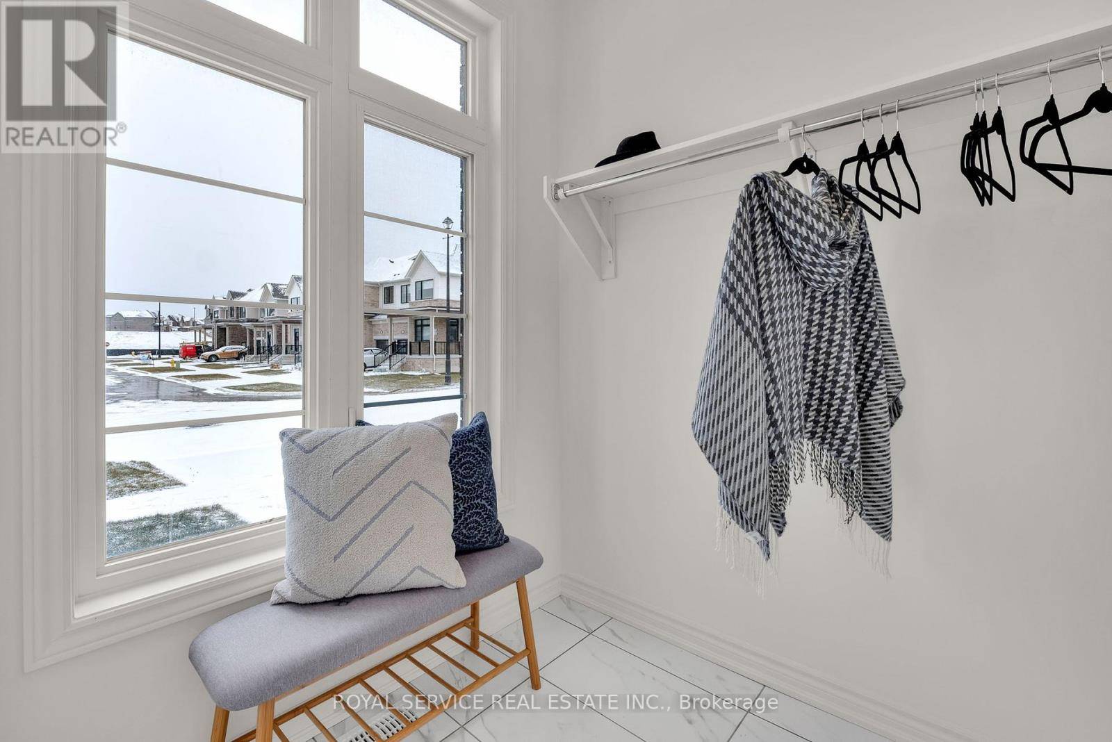 Cobourg, ON K9A4J6,472 TREVOR STREET
