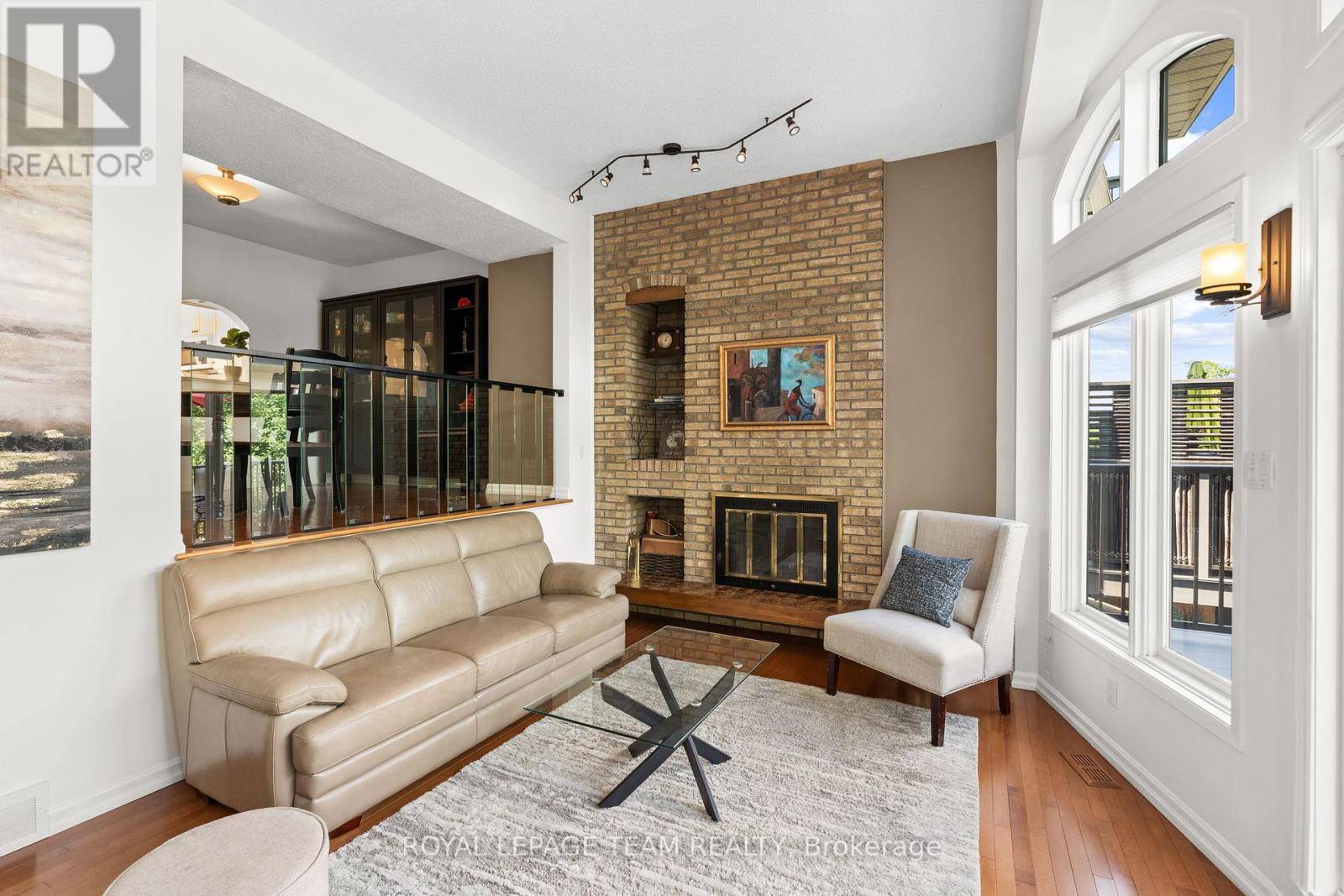 Ottawa, ON K2C3K1,1011 Prince Of Wales DR #4
