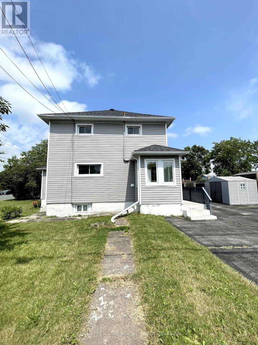 Belleville (belleville Ward), ON K8N4V7,215 CANNIFTON ROAD